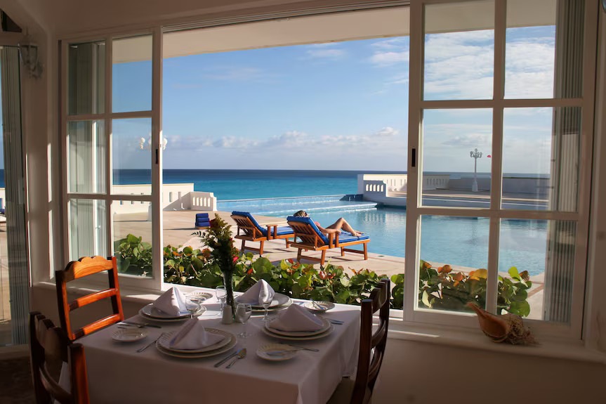 Casa Turquesa - Near Luxury Avenue Shopping Mall | Expedia (US)