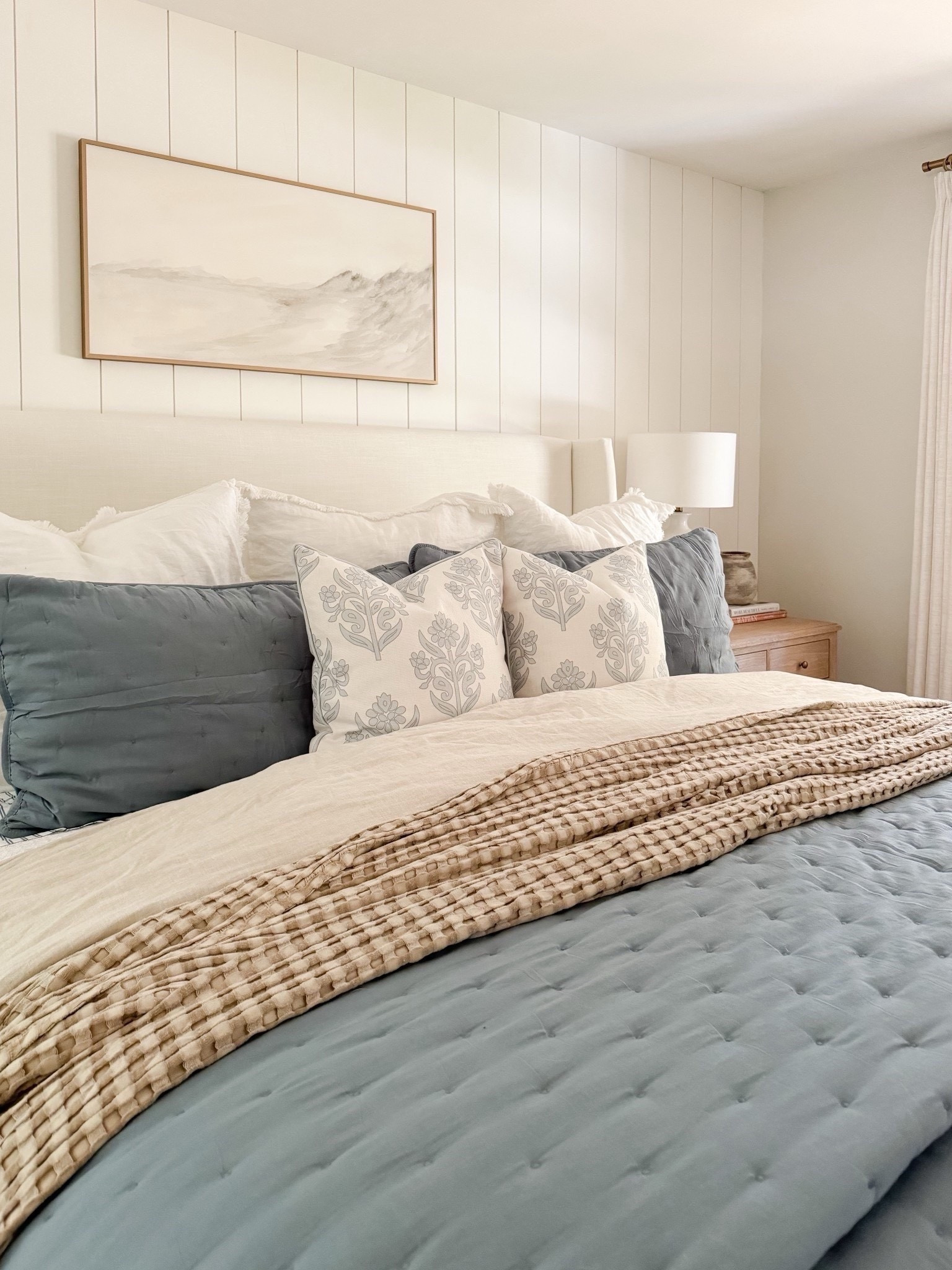 Amazon bedding sale 

Modern coastal bedroom  Neutral bedroom  Amazon bedding  rug  nightstands  wall art  throw pillows  Amazon finds Bedroom 

 Home inspo  Seasonal decor  Seasonal home inspo  sherricalnan  sherricalnanhome

#LTKHome