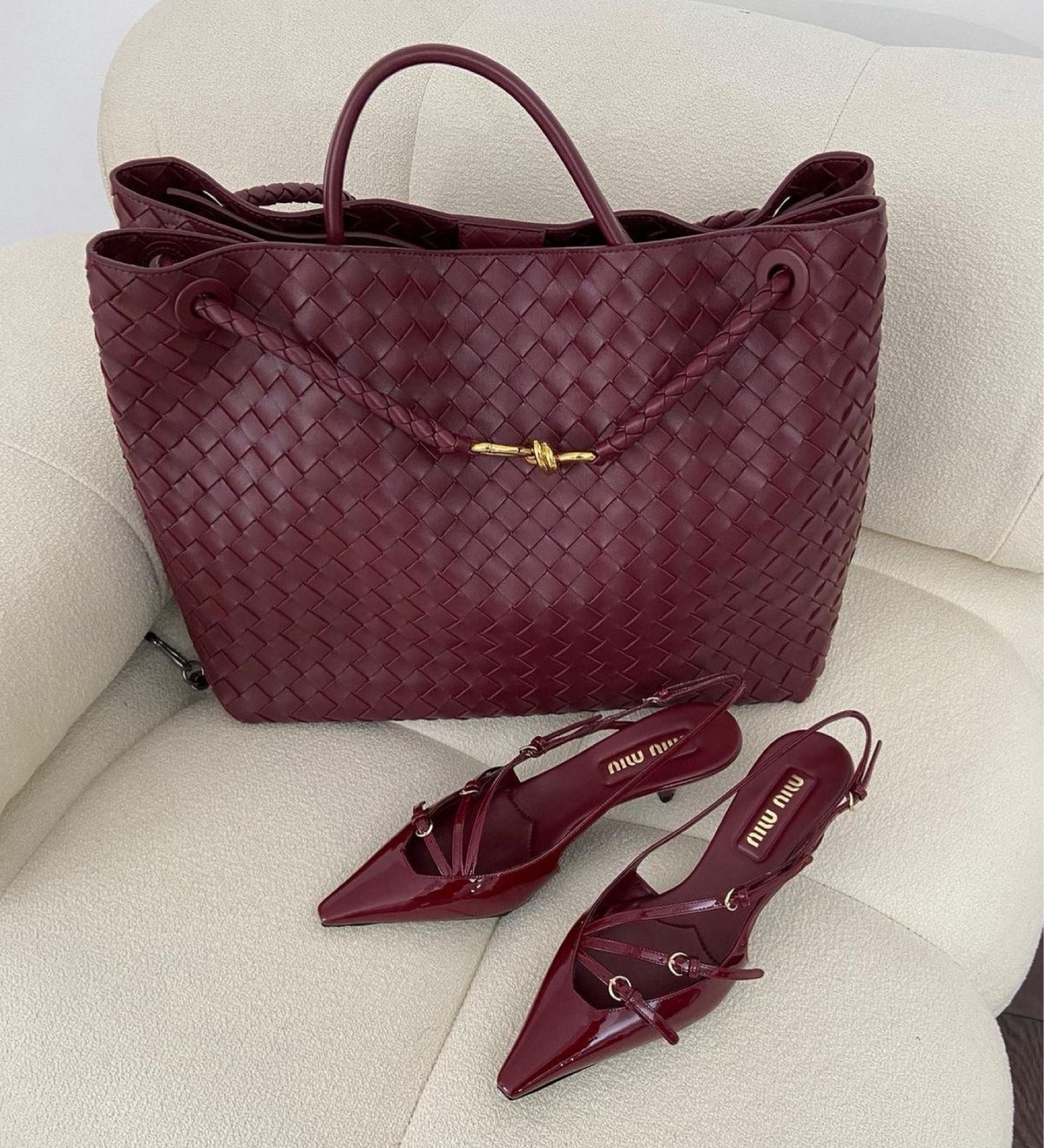 Botegga veneta tote
Miu Miu heels
#dhgate

#LTKsalealert #LTKshoecrush #LTKitbag
