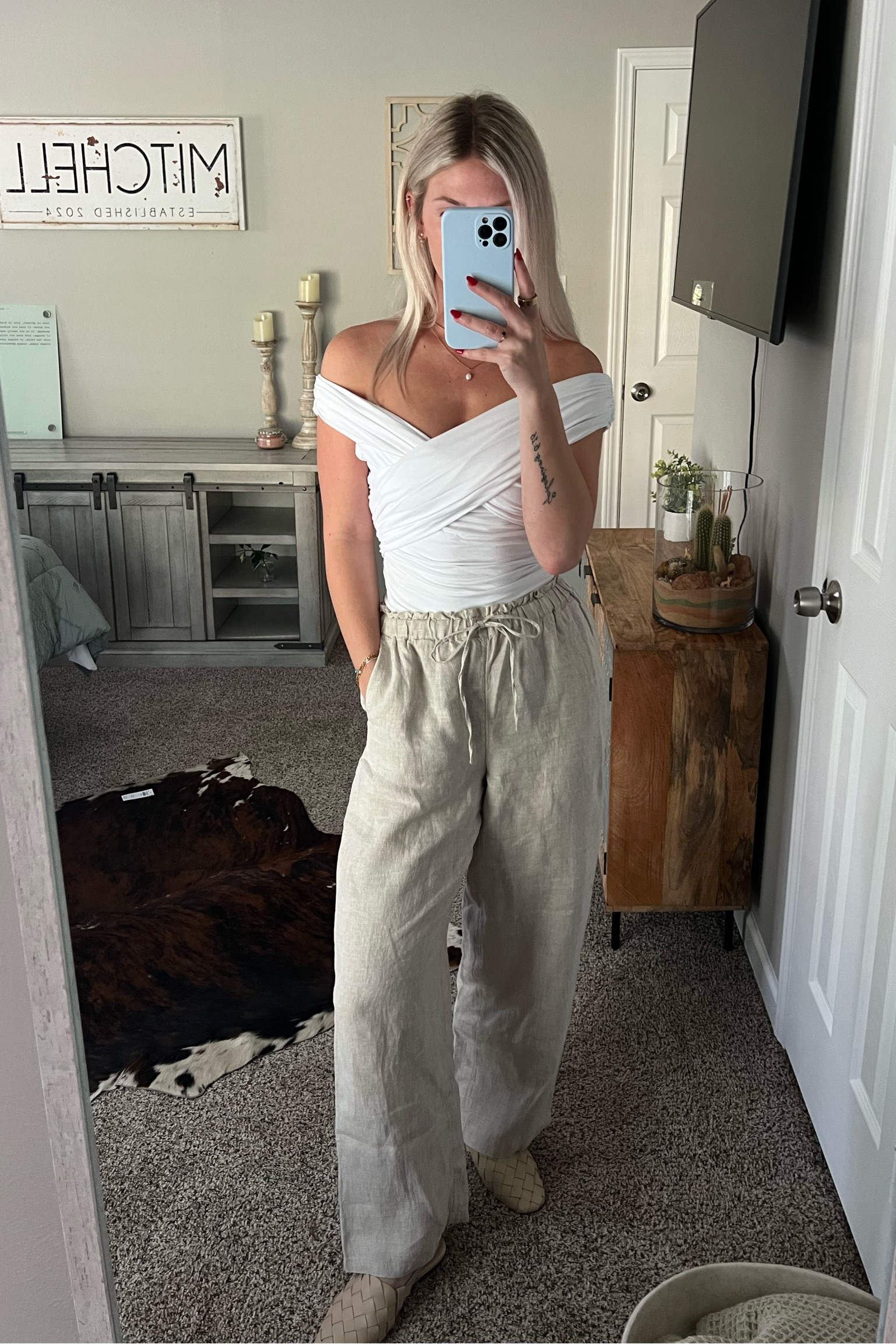 top: s
bottoms: s classic
shoe: 8