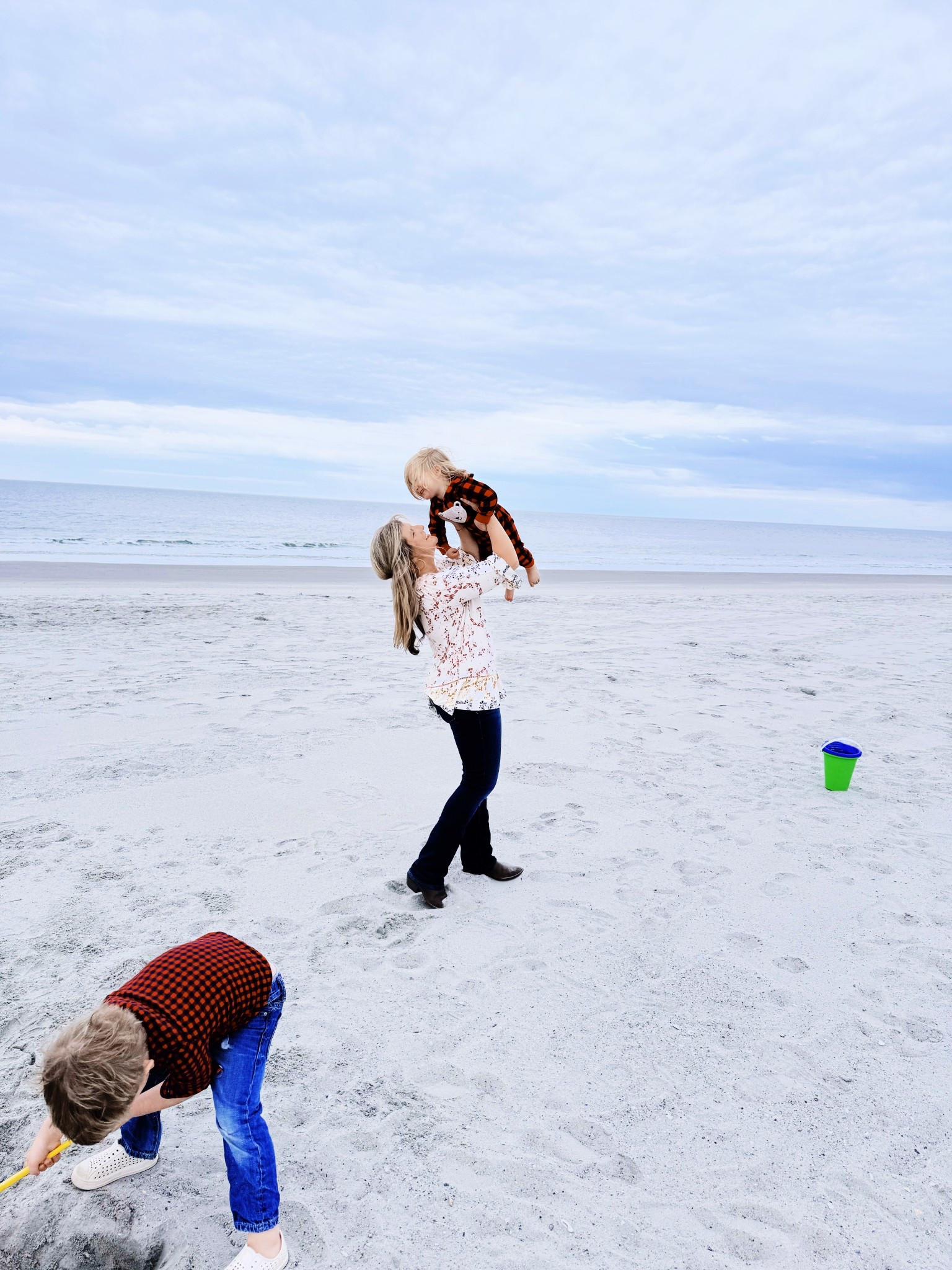 Hearts 💓 overflowing ❤️ this Valentine’s Weekend full of alllll the love 💘 and tiny people 👶🏼🫶🏽 to love!! 👣💘