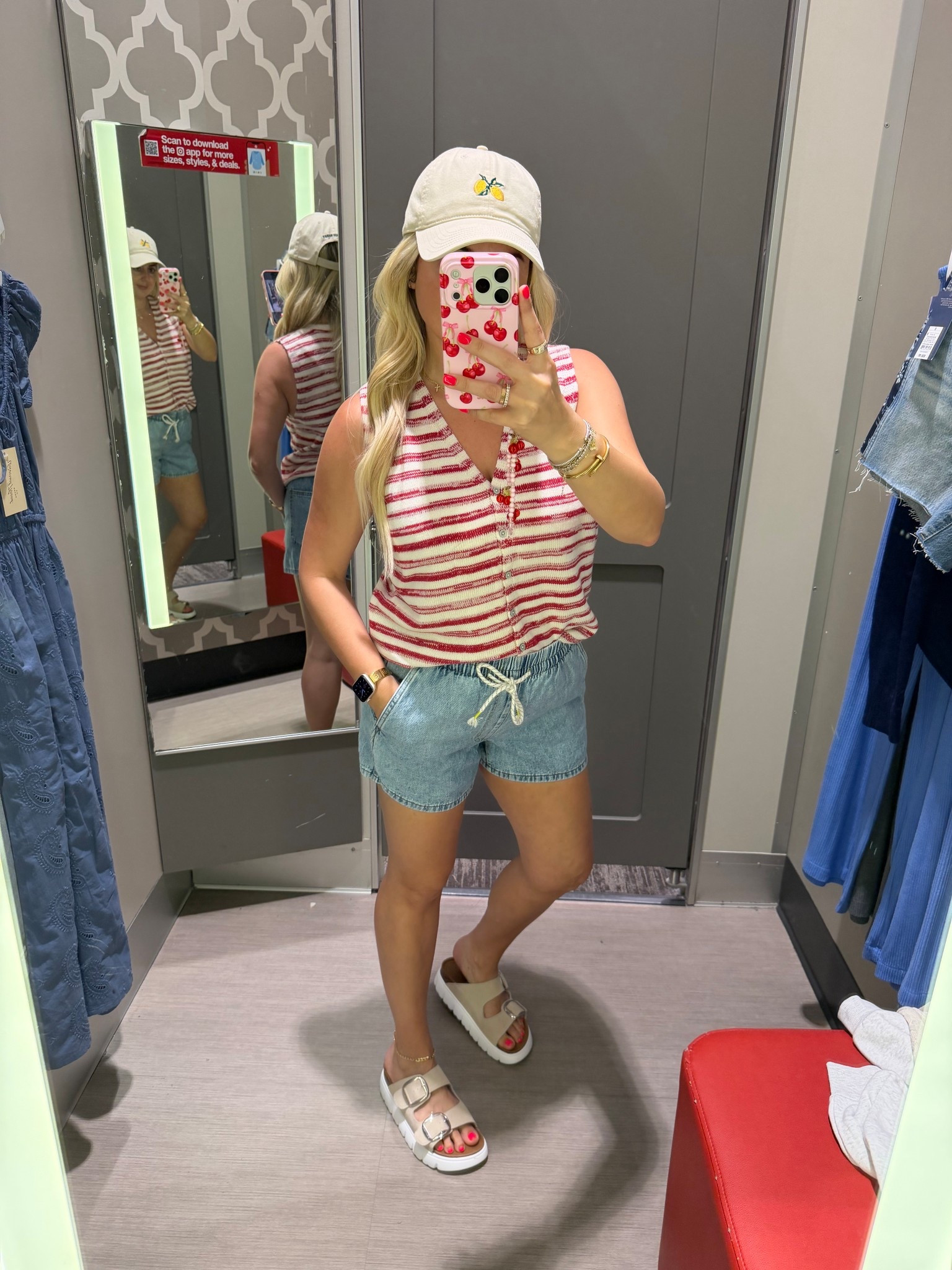 @Target outfit 
Small top 
Small jeans shorts
Sandals tts