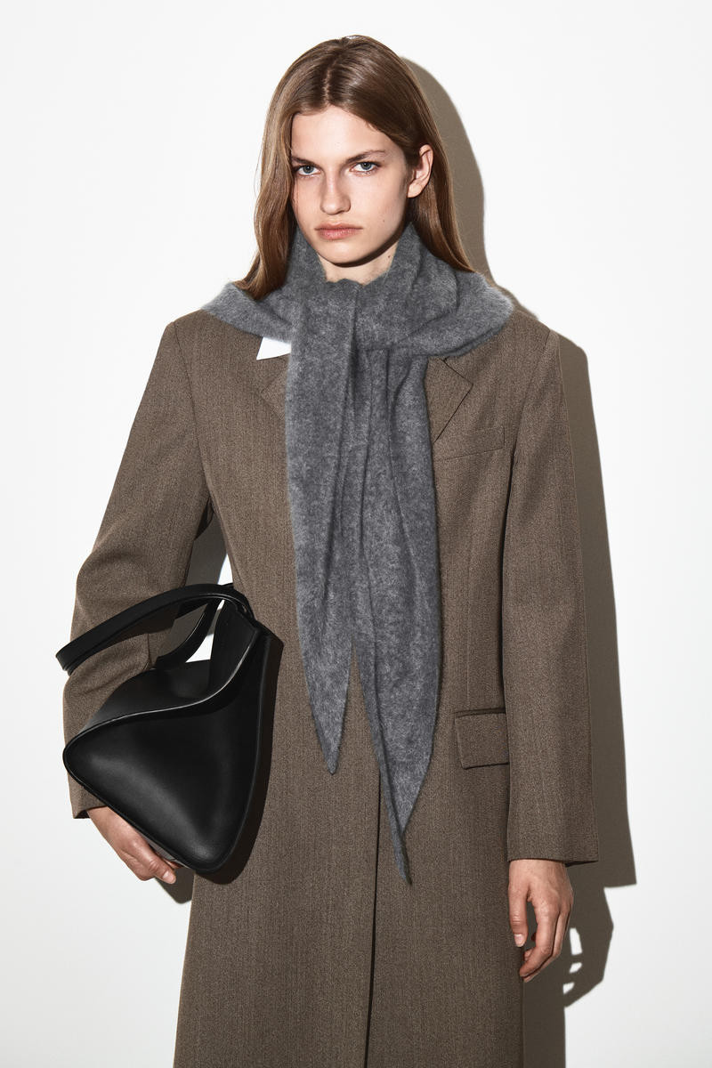 COS Women's Brushed Triangle Scarf in Grey | Cashmere | Size: 180x60 | COS (AU)