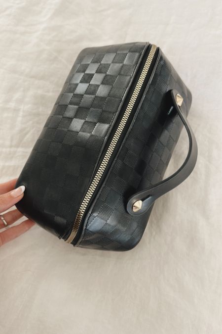 Amazon cosmetic bag, gift idea, viral bag #StylinbyAylin 

#LTKitbag #LTKbeauty #LTKfindsunder50