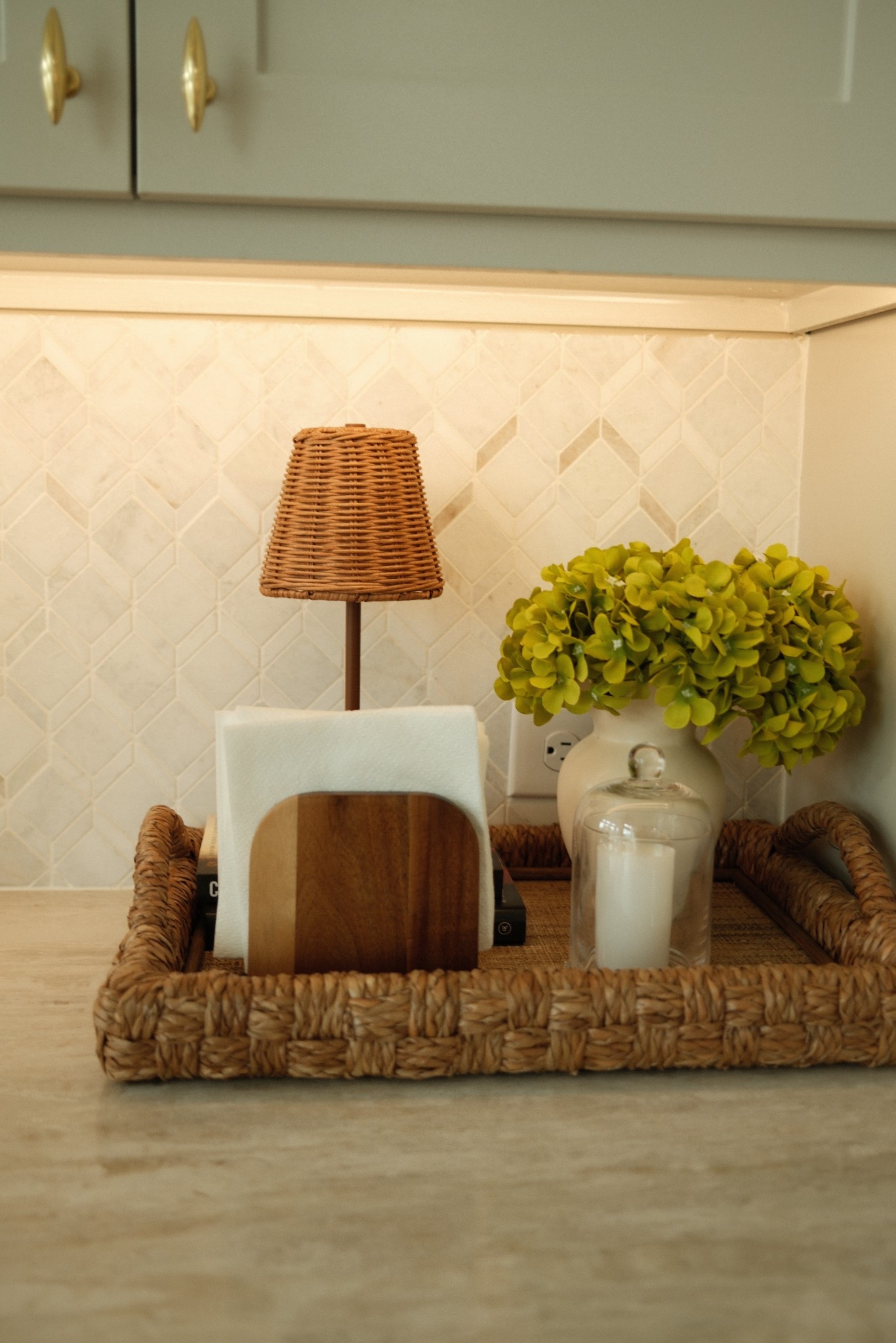 Creating calm, cozy corner with warm wood tones and timeless neutrals. 

#LTKhome #LTKfinds #homeessentials #cozyhome

#LTKHome #LTKdayinmylife