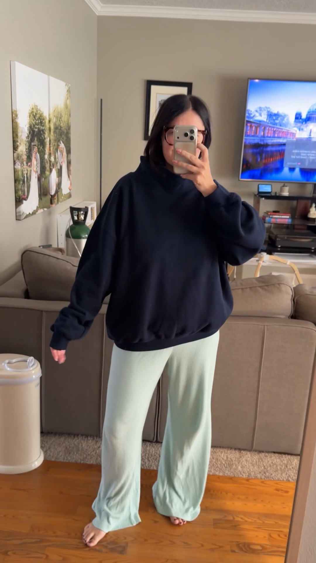 Aritzia coming out with the most perfect Parke sweatshirt sans text 🙂‍↕️ 

#LTKActive #LTKmomlife #LTKfitnessgoals