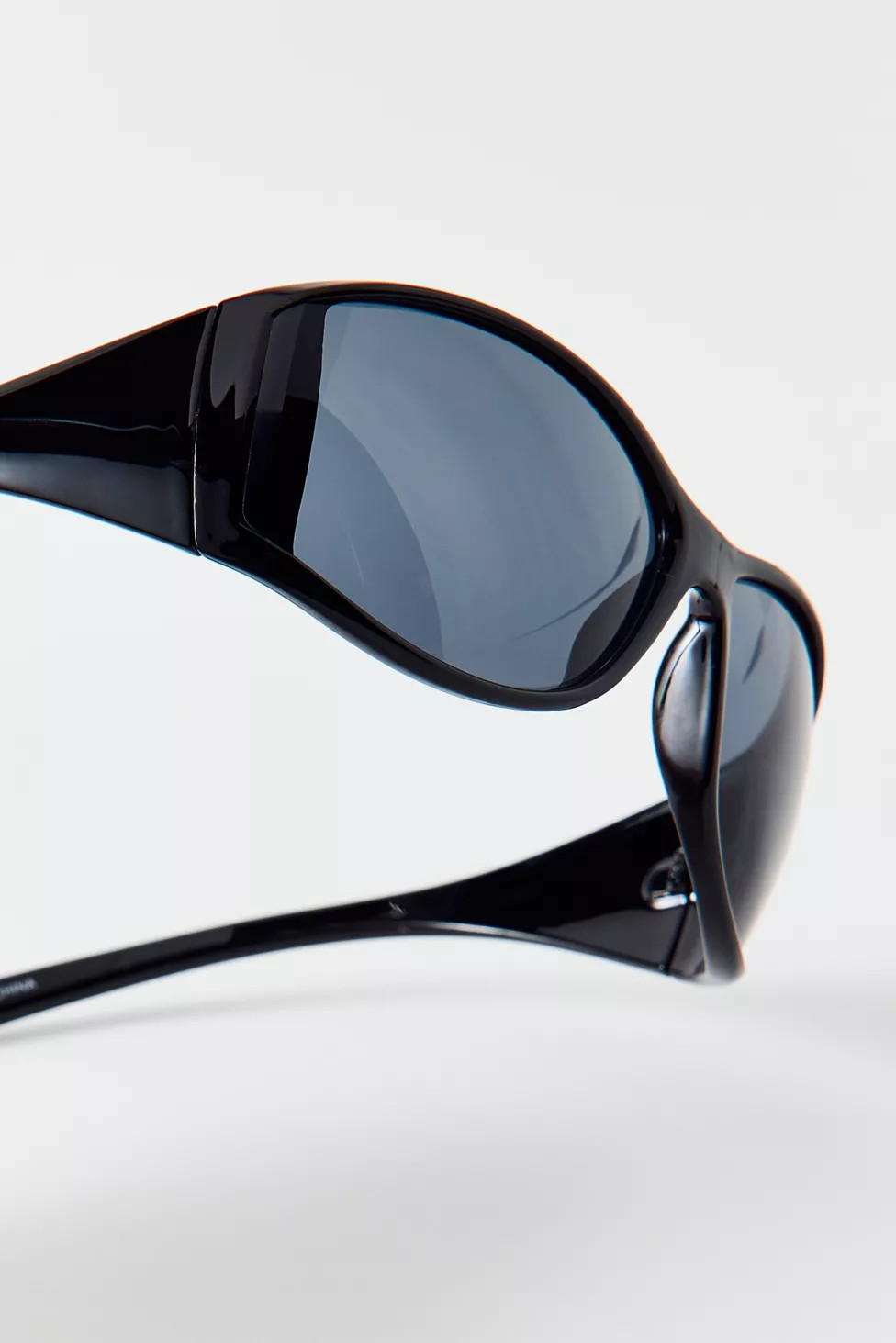 UO Essential Shield Sunglasses | Urban Outfitters (US and RoW)