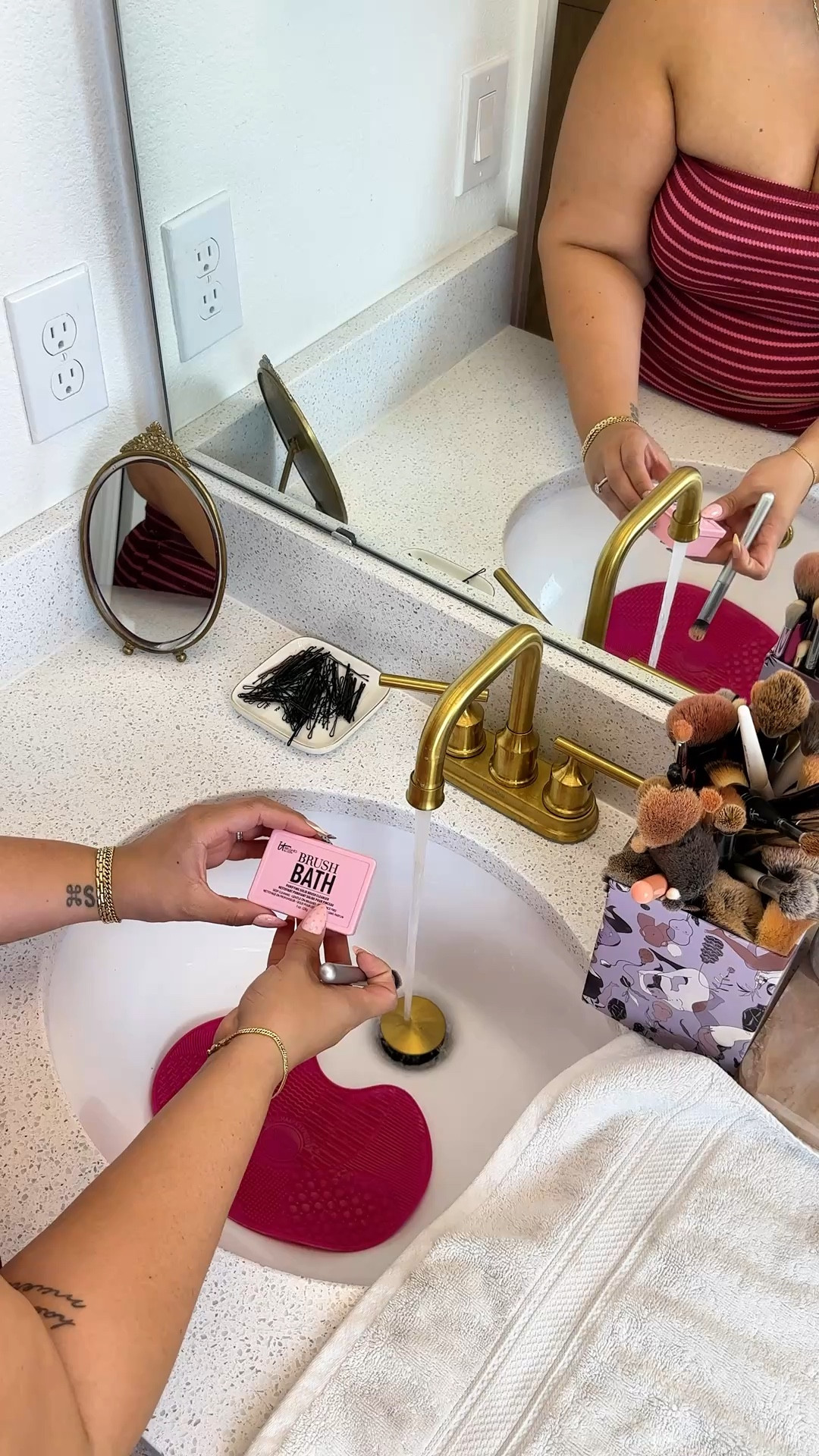 How I wash my brushes 🫧🛁

#LTKBeauty #LTKselfcare