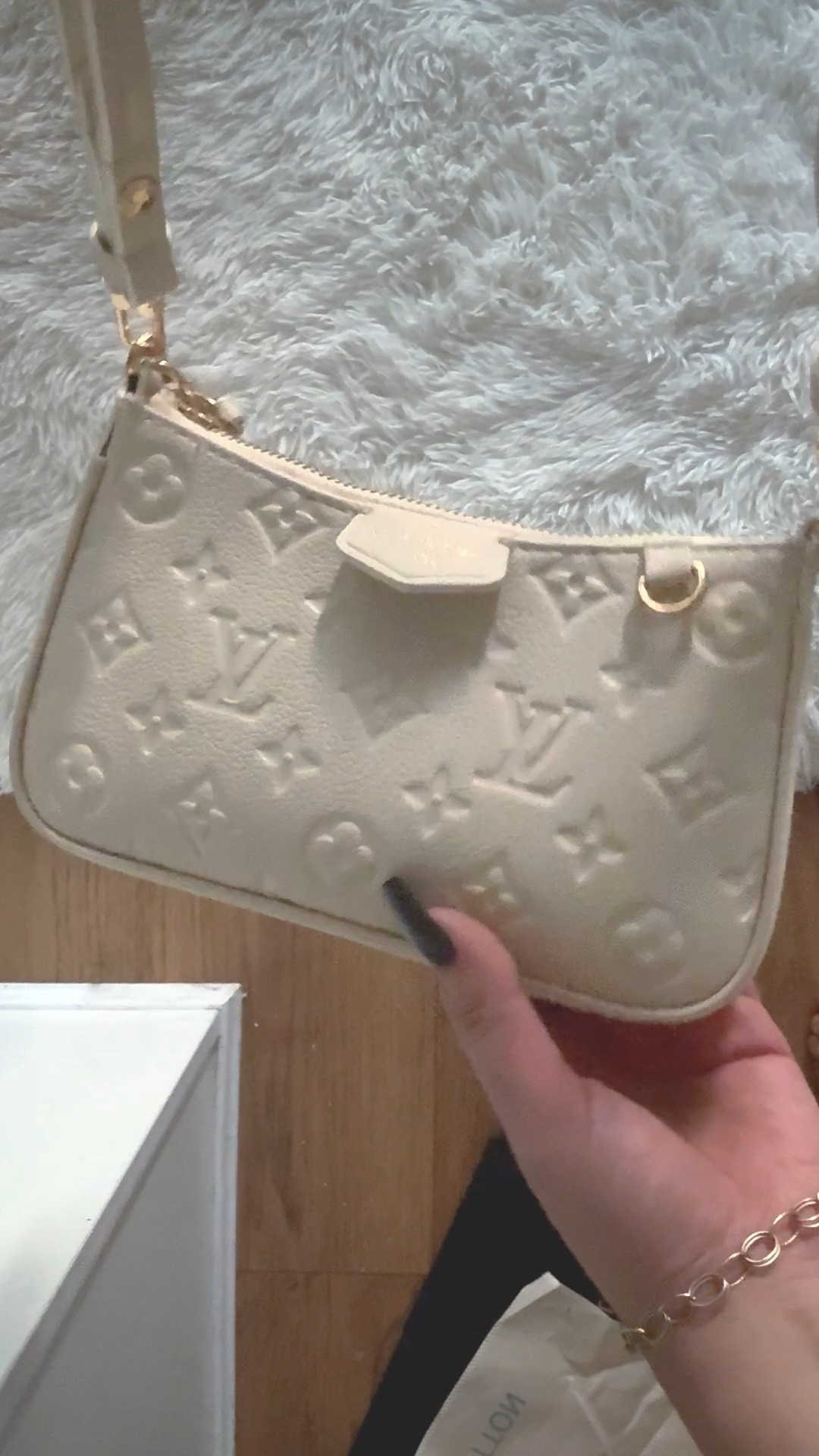 LV pochette DHgate 

#LTKdatenight #LTKworkwear #LTKbag