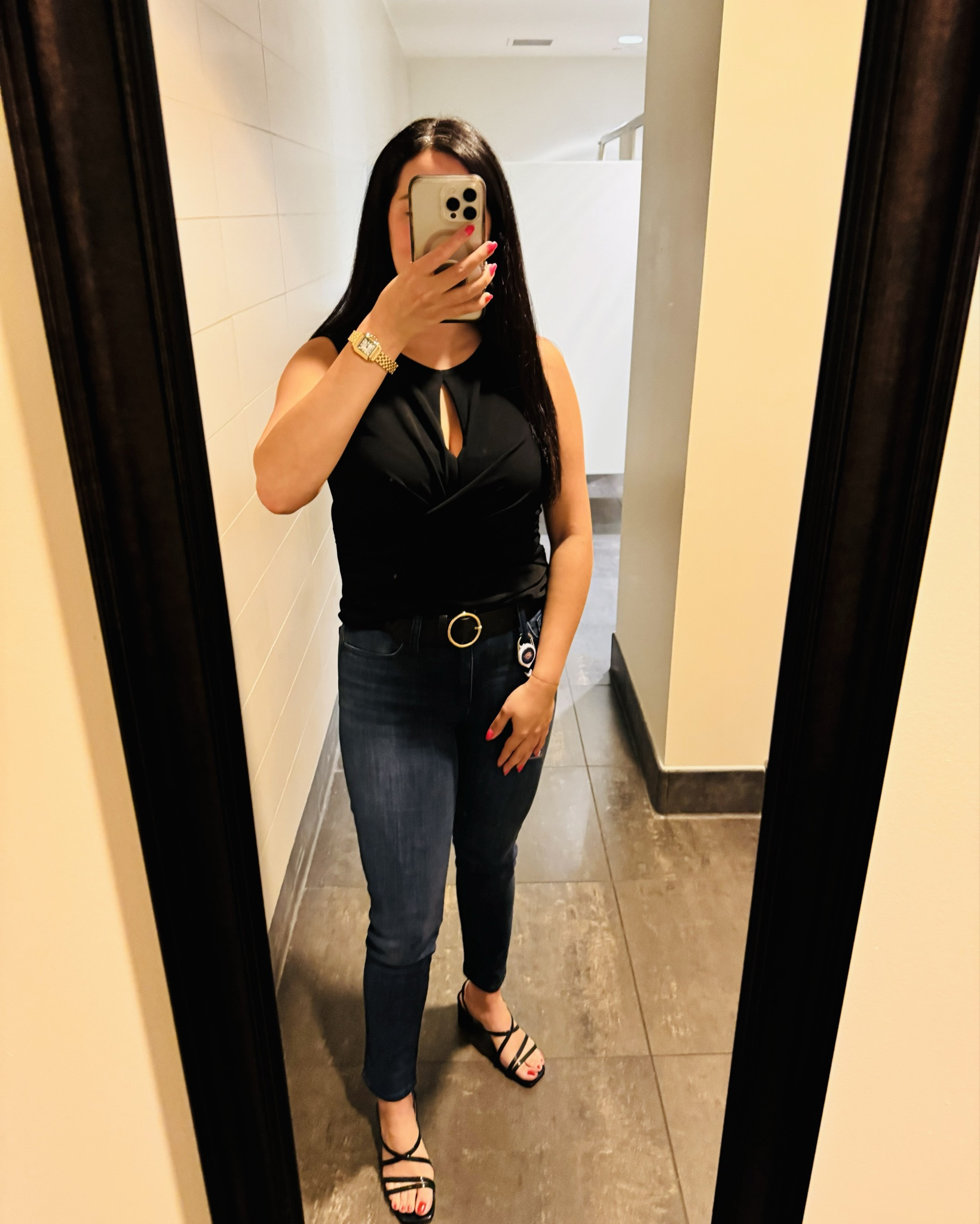 OOTD - casual jeans day at work again. How cute is my watch!👖⌚️