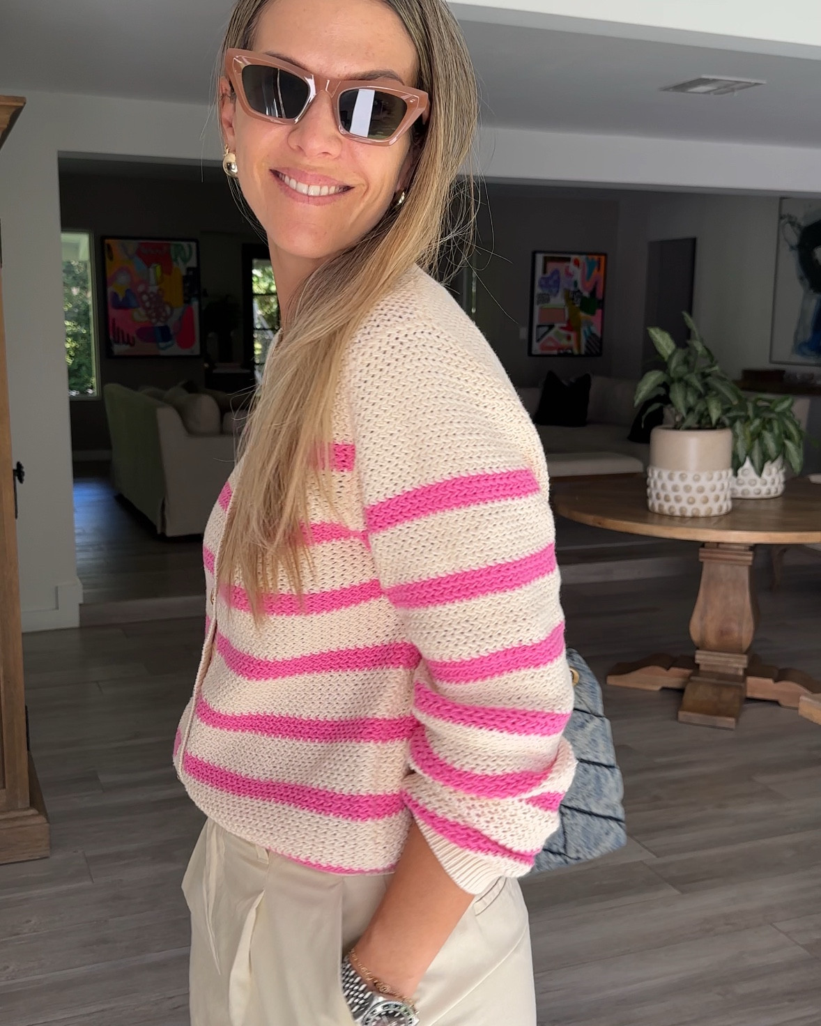 Look casual: Cardigan + shorts 