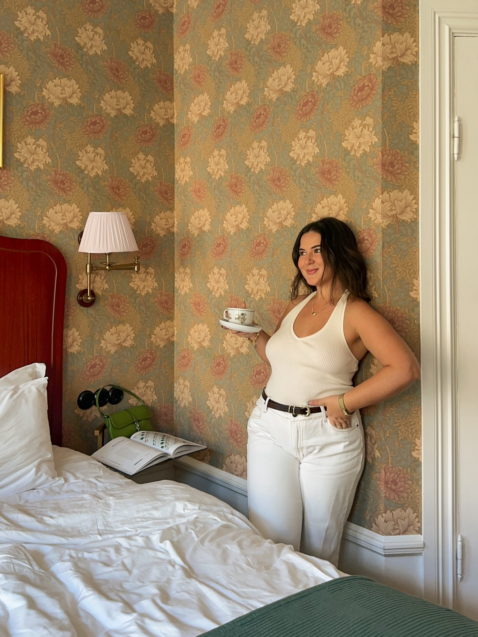 Wearing a US 8 in the jeans 🤍 linking similar tops! // casual outfits, baggy denim, white jeans

#LTKFindsUnder100