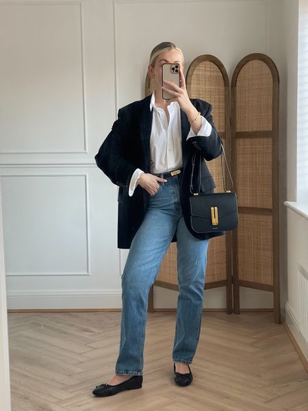 Black blazer, white long sleeve shirt, skinny jeans, ballet flats, crossbody leather bag, leather belt

#LTKstyletip #LTKeurope #LTKSeasonal