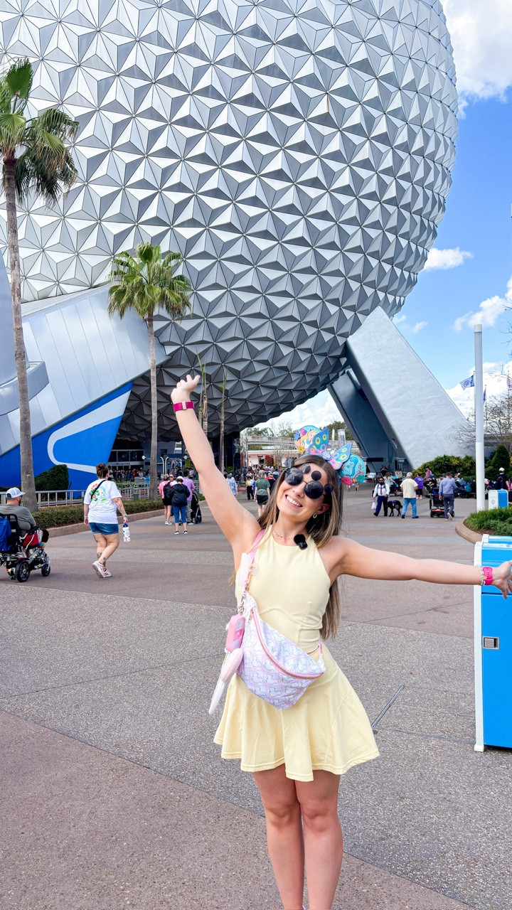 Epcot is the queen of photo ops ✨🤍

#epcot #disneyworld #disneyannualpassholder #waltdisneyworld #disneyinfluencers