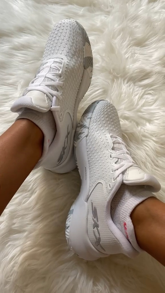 Pickleball Shoes🤍🤩 





pickleball, pickleball style, pickleball fashion, footwear, shoes, shoe crush, sneakers, shoe game, court shoes, comfy shoes 

#LTKShoeCrush #LTKStyleTip #LTKActive