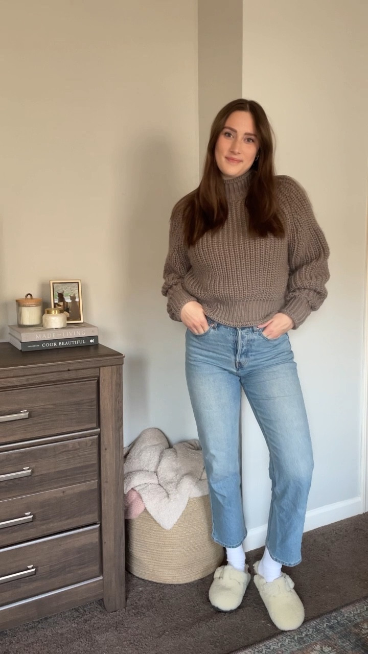 First day back from spring break and trying to jump into my daily routine! This is definitely one of my go-to casual outfits 🤍 

#LTKfit #LTKFind #LTKSeasonal