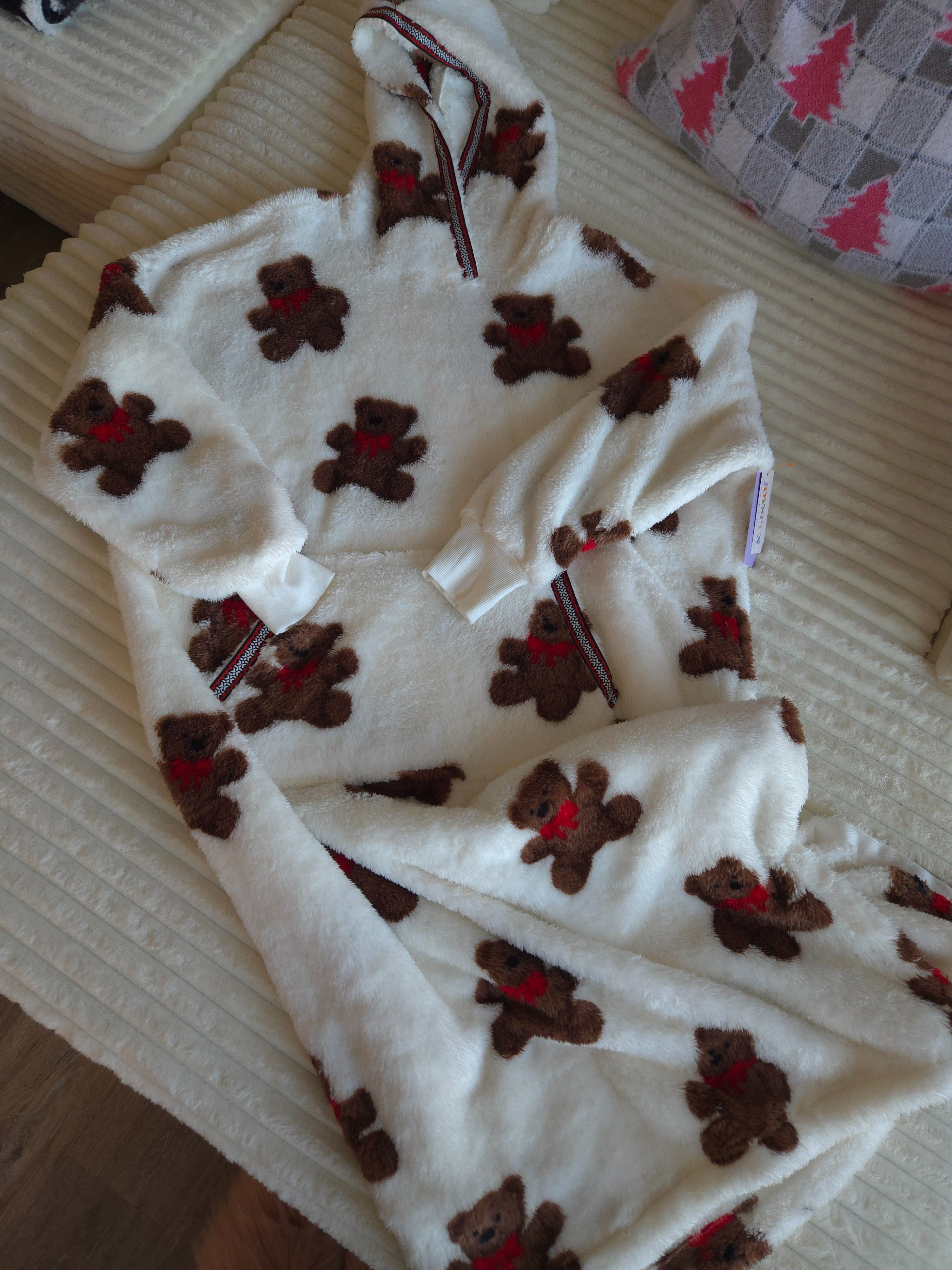 The cutest and softest oversized lounge hoodie from Walmart! Love the teddy bears and bows 🧸🎀Christmas pajamas, lounge wear, on sale

#LTKGiftGuide #LTKHoliday #LTKSeasonal