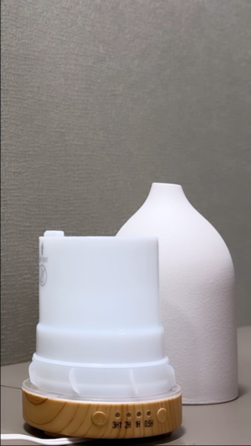 Cutest little diffuser - bought for the office and ended up buying another one for the house!

#amazonaffiliate