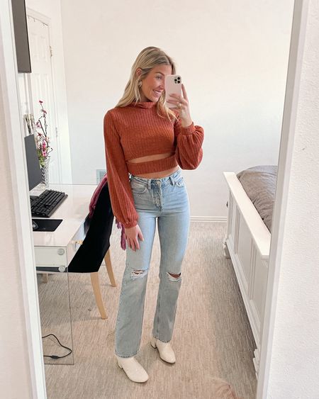 Fall sweater outfit 🪴🤍

The Look-
sweater is currently sold out so I’ve linked similar, paired with H&M light wash denim (4) and cream leather booties (8)  
#falloutfit #booties #fallaesthetic #denimoutfit #sweater #capsulewardrobe #fall2022 #ootd #cutoutsweater #falltop

#LTKSeasonal #LTKstyletip #LTKU
