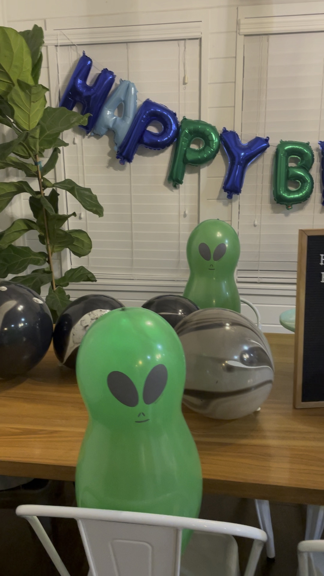 Alien 👽 Birthday Balloons

#LTKkids