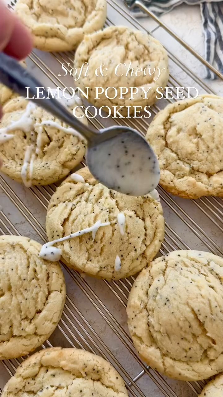 LEMON POPPY SEED COOKIES

These Lemon Poppy Seed Cookies are one of the BEST cookies I’ve ever made. They’re soft, chewy, loaded with lemon, have a slight crunch from the poppy seeds, and that glaze? Chef’s kiss. No chill time, just mix, bake, and devour. THE cookie of the summer!🍋💛 Full recipe on my blog: https://www.twopeasandtheirpod.com/chewy-lemon-poppy-seed-cookies/ 

 

#LTKHome #LTKFindsUnder50 #LTKFindsUnder100