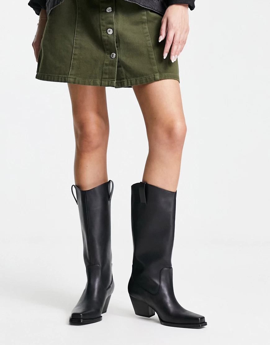 Monki – Cowboy-Stiefel in Schwarz mit Absatz | ASOS (Global)