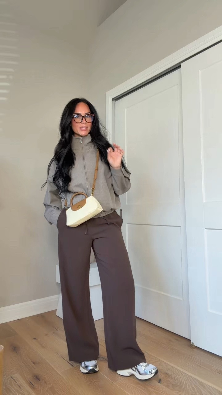 Chic off-duty look 👟🤎 These are seriously incredible pieces to have in your closet! Such good staples that you can mix and match so many ways, and honestly one of my favorite outfits ever. I’ll have all the details linked over on my LTK!

My sizing: 5’7”, 145 lbs, 32DD
I’m wearing size smalls.

@Aritzia #aritzialodgepants #AritziaStyle #OffDutyStyle #CasualChic #aritziaFallOutfit Aritzia outfit, chic off-duty look, casual fall outfit, everyday outfit inspo, Aritzia closet staples