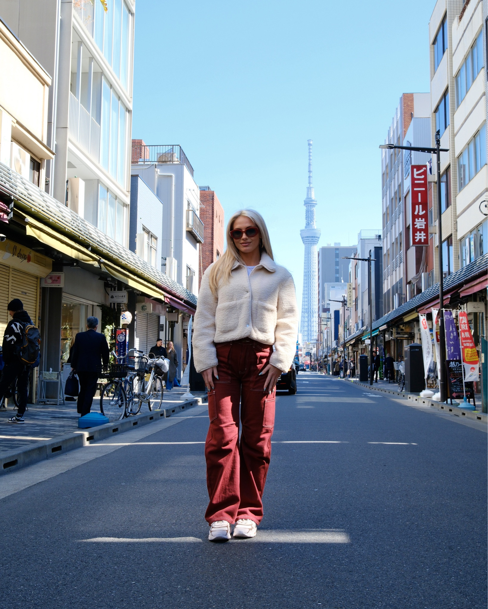 Love these pants & sunglasses

#LTKBeauty #LTKgrwm #LTKTravel