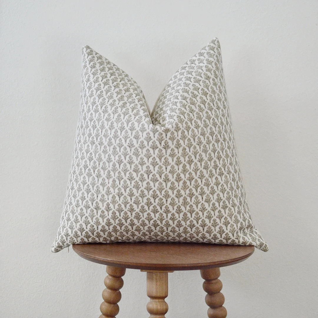 Annie Floral Pillow Cover - Etsy | Etsy (US)