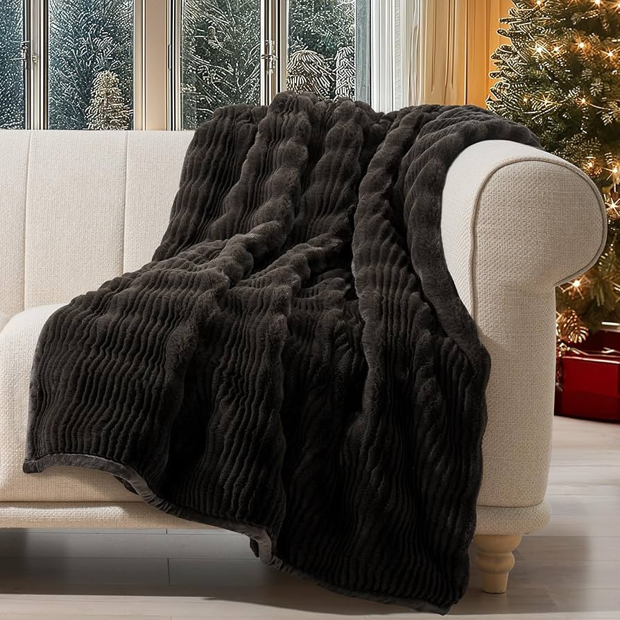 EVERGRACE Ultra Soft Faux Fur Throw Blanket for Couch, Luxury Sculpted Texture Faux Rabbit Fur Bl... | Amazon (US)