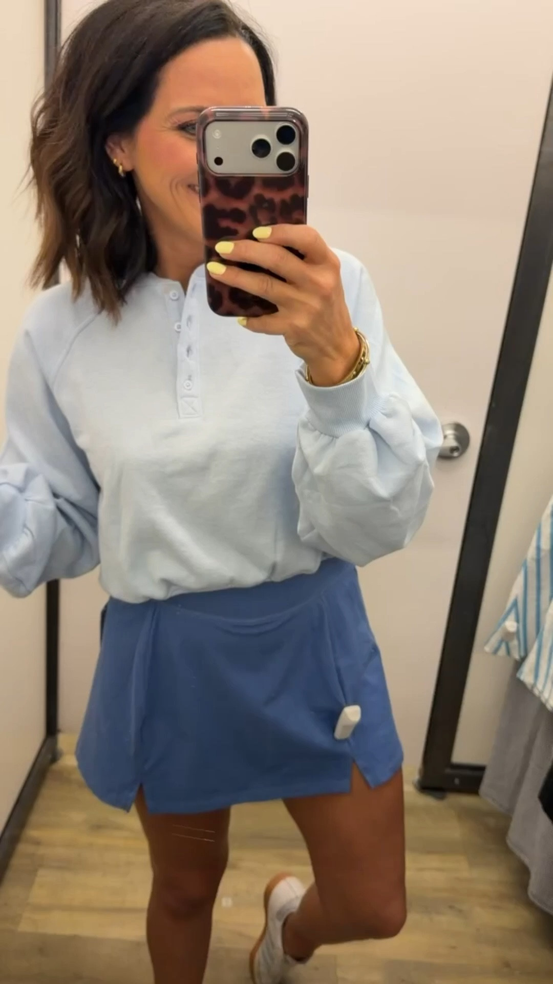 My go-to casual outfit lately 💙 Skort + sweatshirt + sneakers = comfy but still cute.

#springoutfitideas #athleisurelook #everydaystyle #oldnavyfashion 
