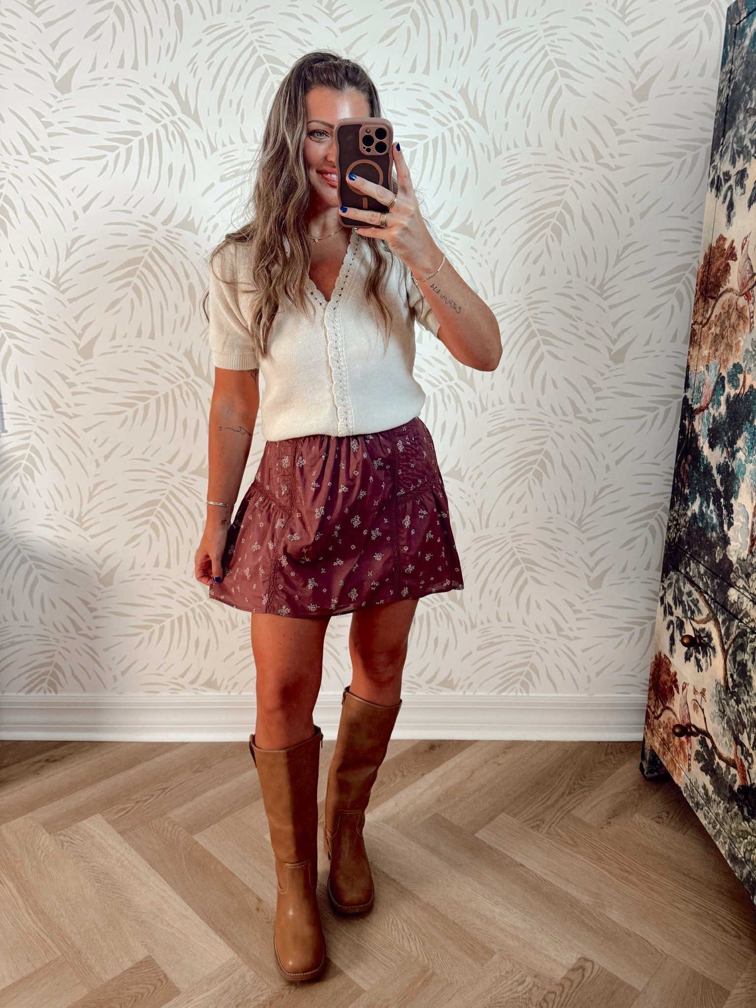 These lookalike boots are too good!!! And 40% off!!!! 

Fall outfit
Fall family photos