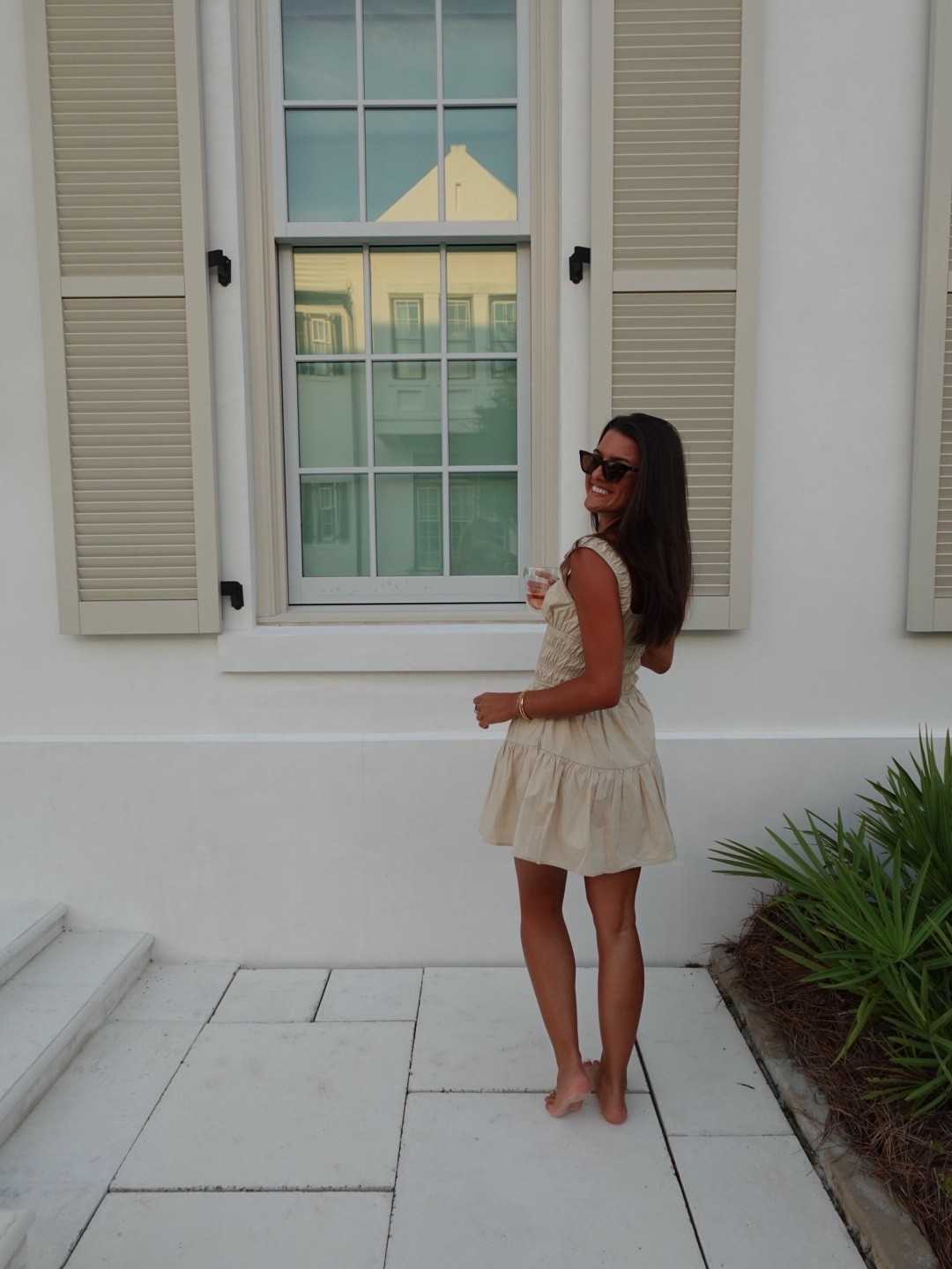 loved this lightweight NIA mini dress in stone - bonus points bc has pockets 😚👏
 

Smocked elastic bodice, Tiered skirt, Square neckline, Tie keyhole at neckline, side pockets

#LTKFindsUnder100 #LTKSeasonal #LTKStyleTip