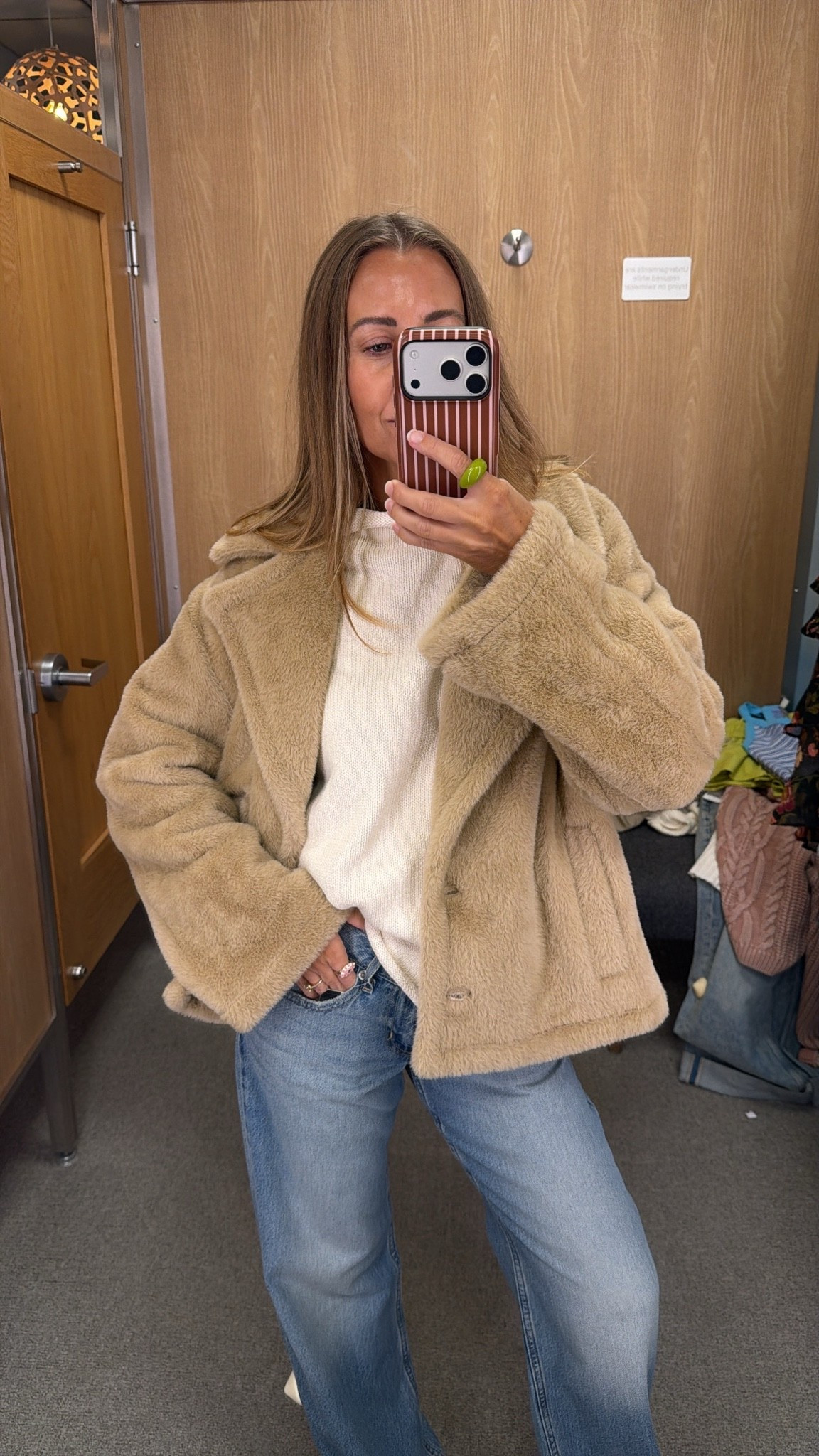 NSALE finds

Jacket size small, Levi’s denim size 24, free people sweater size xs

#LTKootd #LTKgrwm #LTKSaleAlert