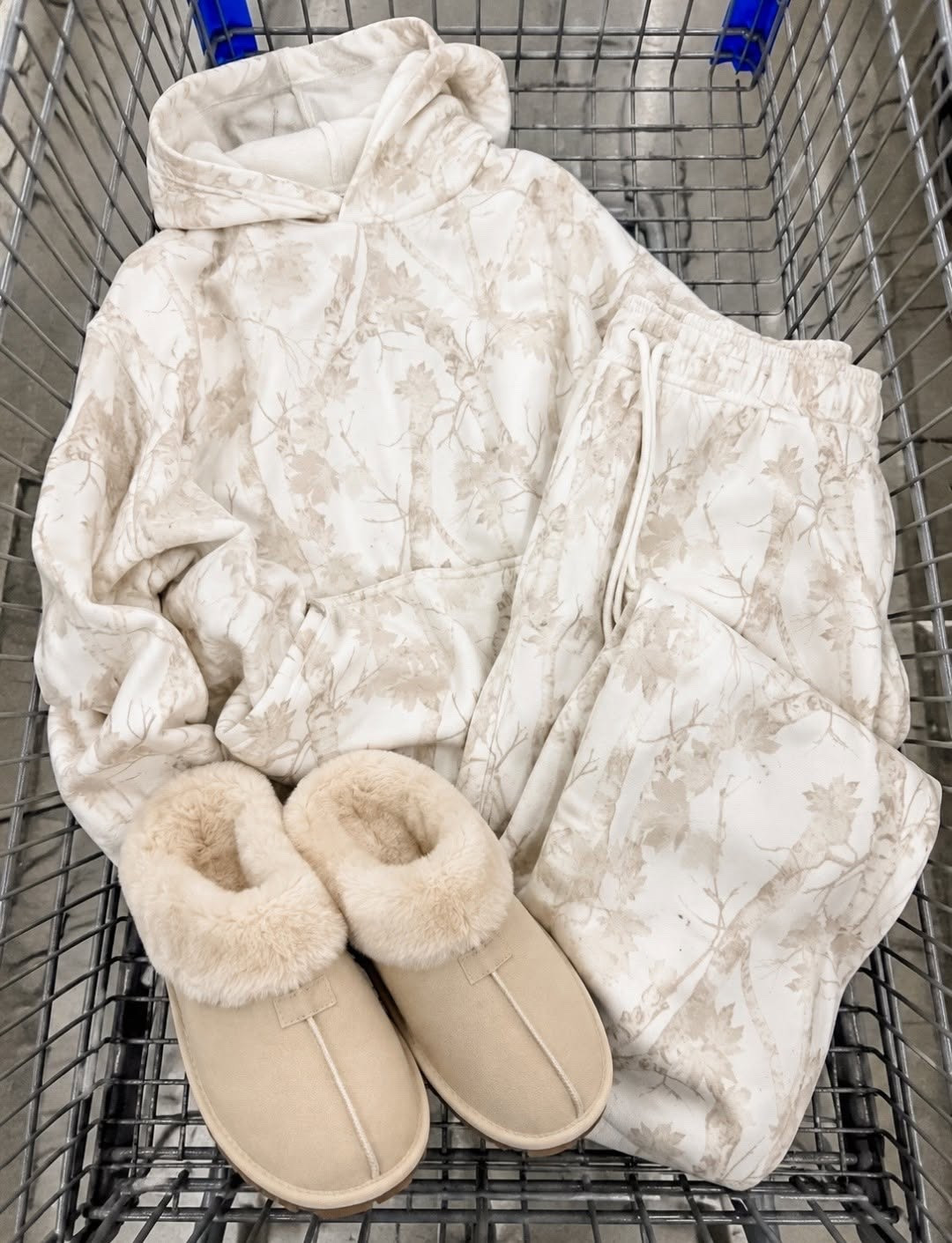 Will be wearing this adorable camo outfit on repeat!!