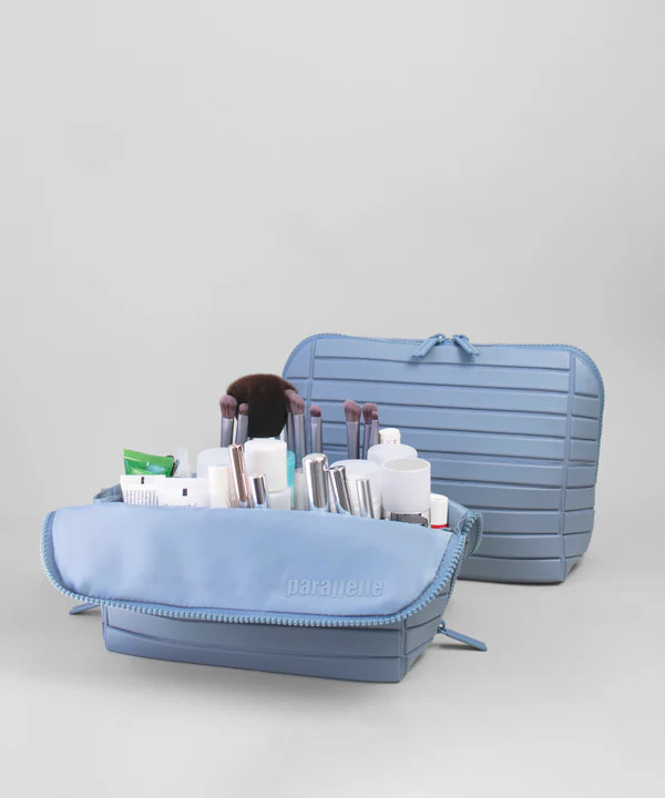 The Medium Slate Traveller | Parallelle