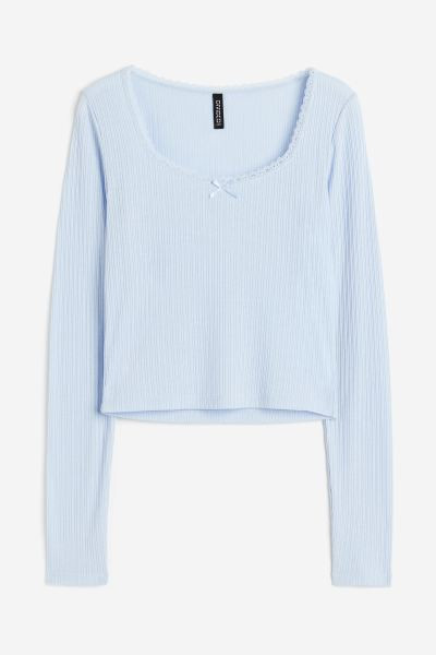Geripptes Shirt mit Spitze | H&M (DE, AT, CH, NL, FI)