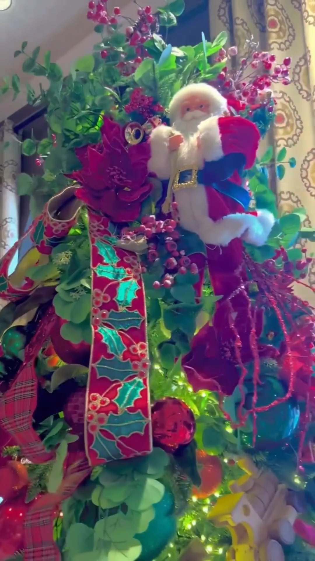 Comment “Designs” to shop this tree.  Santa’s workshop was one of my all time favorite trees.  I put Santa in the top.  Then, I added my wooden toy collection that Elves obviously made.  I also put loads of ribbon in this tree with a large looping technique that was so easy!

Before I decorated this tree, I started with my favorite snake lights, of course.  I have used these lights for years and I know they will last for many Christmases to come.

Comment “Designs” to shop Santa’s Workshop and follow me for more Christmas lights and decor ideas for your home this holiday season.

#Christmas #christmaslights #lights #christmasdecor #christmasdecorating #holiday #holidaydecor #holidaylights #christmastree #Christmastime #christmasdecorations #christmastreedecorating #holidays #holidaydecorating #holidayseason #Santa #HolidayHangups