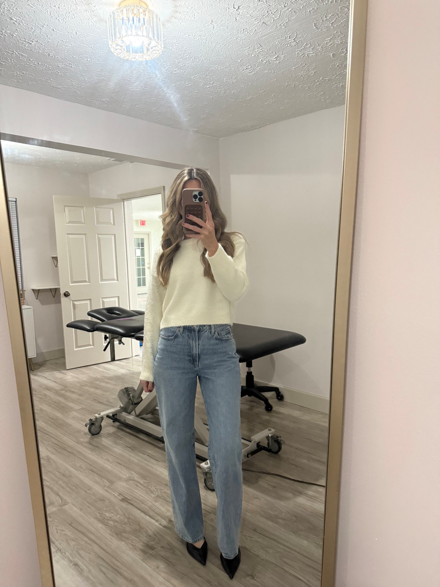 Girl night OOTN
Sweater medium
Jeans 26
Heels 9

#LTKootd