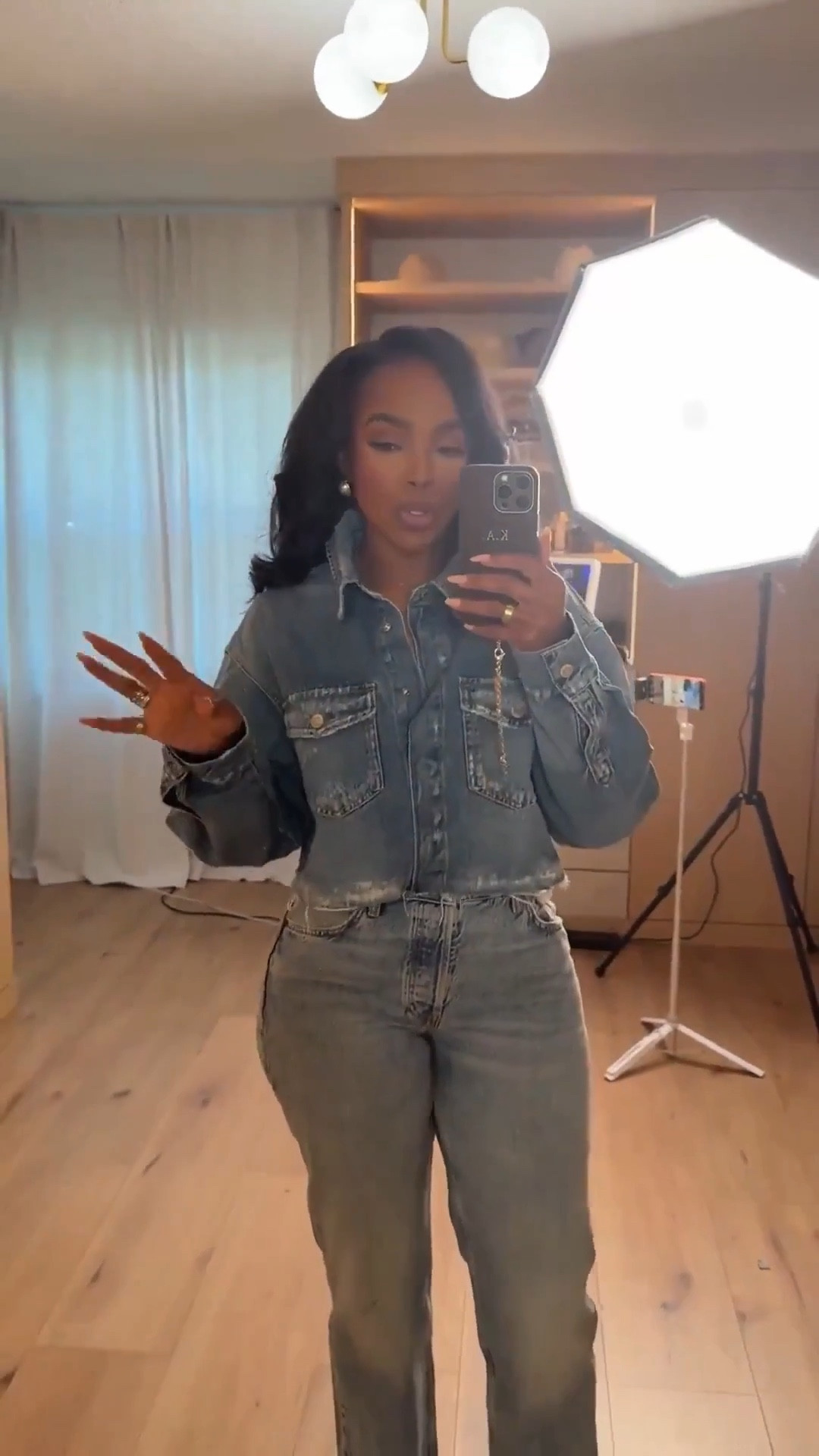 Scroll to shop!
A cool girl denim-on-denim look perfect for weekend brunch.



#LTKvlog #LTKgrwm #LTKootd

#LTKgrwm #LTKdayinmylife #LTKootd