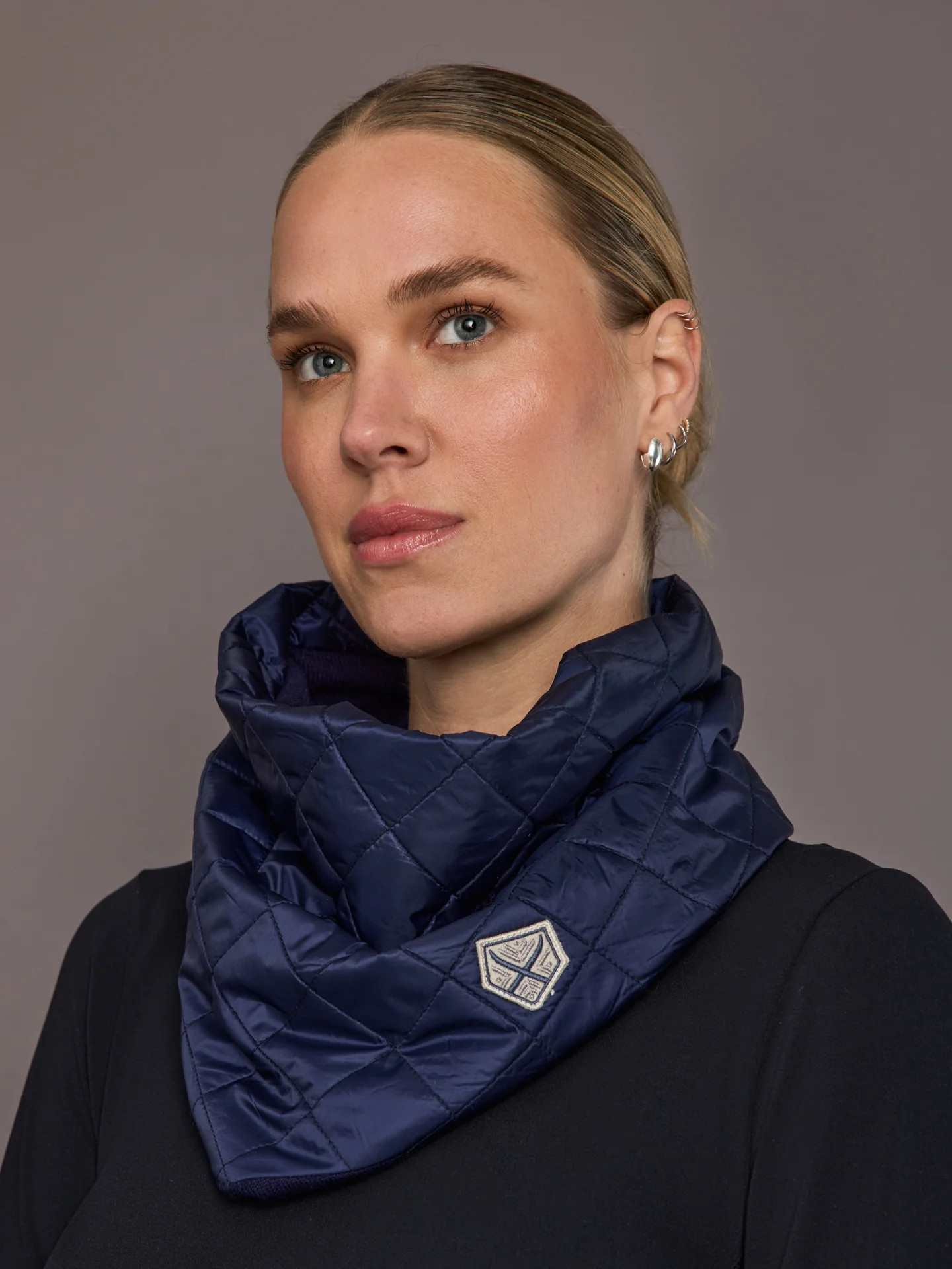Powder Puff Pullover Neck Warmer - Navy | Carbon38