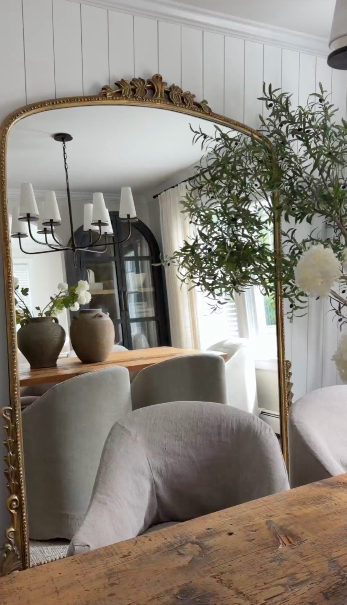 Some home pieces never go out of style... and the Primrose Mirror is one of them. 👏🏻

It's one of those statement pieces that instantly makes a room feel brighter, bigger, and so much more elevated. Whether you lean it in an entryway, style it in a bedroom, or make it the focal point of your living space, it's the kind of piece you'll love for years to come.

If you've been dreaming of adding this iconic mirror (or anything else from @Anthropologie), now is the perfect time to grab it!

✨ Use my code JHACKIE20 for 20% off orders of $100+ at Anthropologie. This online-only offer is valid Thursday, June 25 through Sunday, June 28. (It can't be combined with other promotions, and some brands are excluded.) #anthropartner

#LTKHome #LTKSaleAlert
