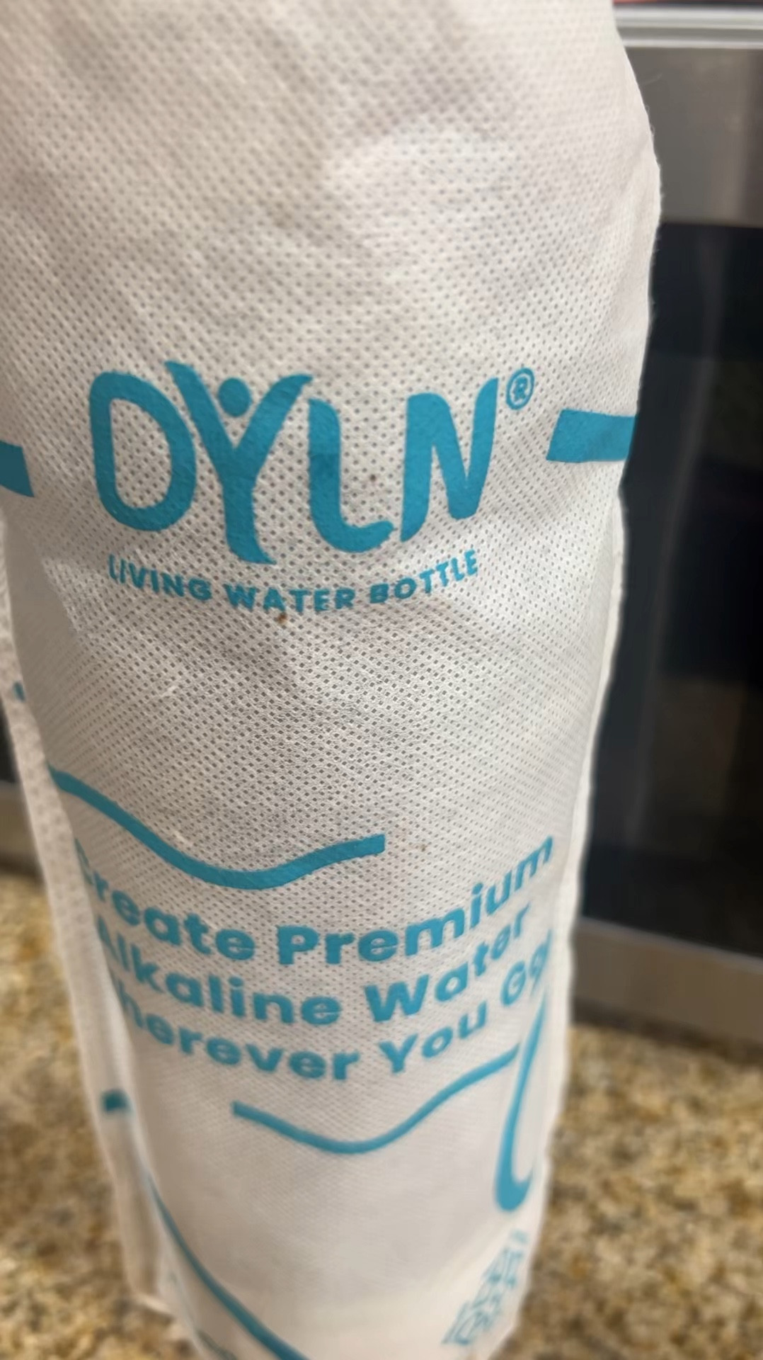 Stay refreshed and balanced with portable hydration! 💧🌿

#AlkalineWater #HydrationOnTheGo #StayBalanced #HealthyLiving #PortableHydration #WellnessJourney
