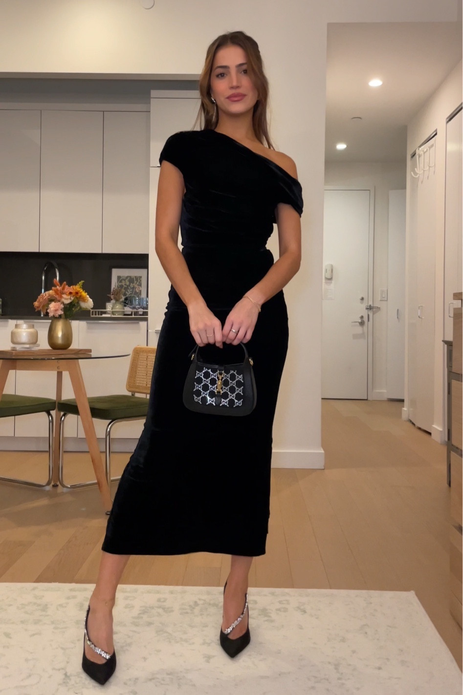 Velvet dress
Holiday outfits 