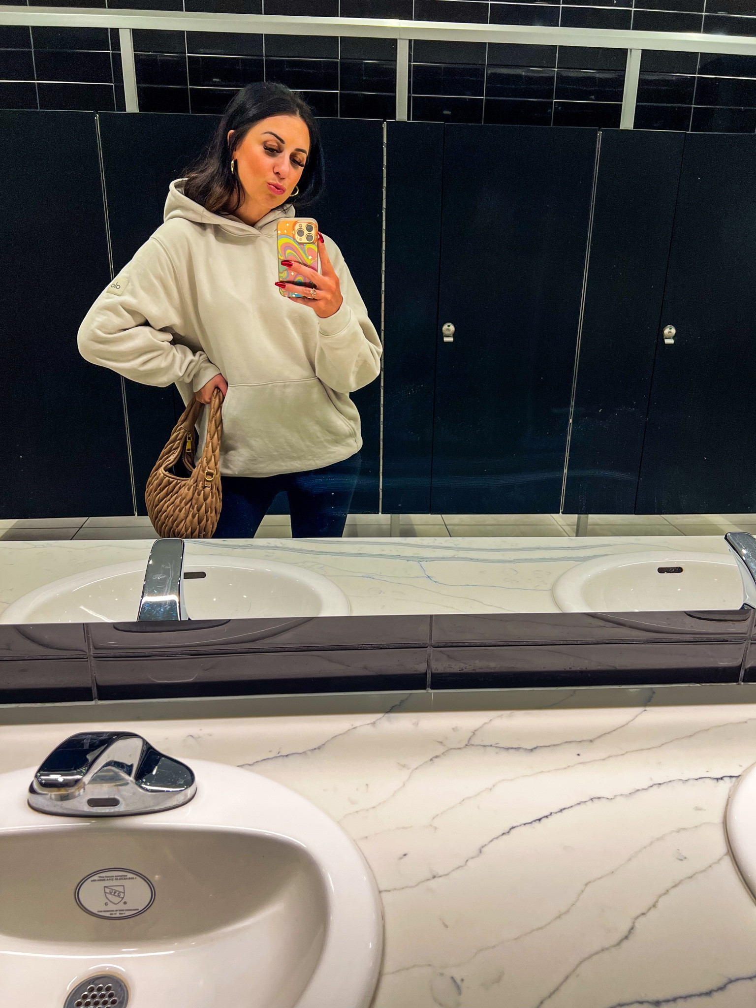 My everyday winter outfit brought to you by Alo Yoga sets! Obsessed with their hoodies, sweatpants, flared leggings and more.
So comfortable and easy to throw on. Add my Kendra Scott hoops and gloss and I’m ready. 
.
.
.
.
.
.
.
#momstyle #aloyoga #winteroutfit #casualstyle 

#LTKstyletip #LTKfitness #LTKbeauty