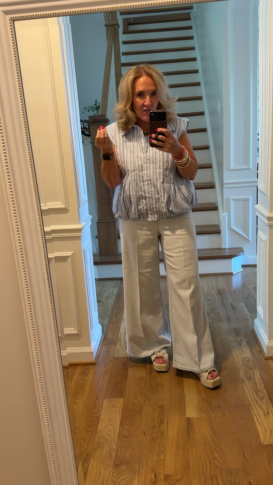 Lightweight jeans size medium petite 
Top size medium

Summer outfit, summer jeans, casual outfit

#LTKOver40 #LTKootd #LTKPetite
