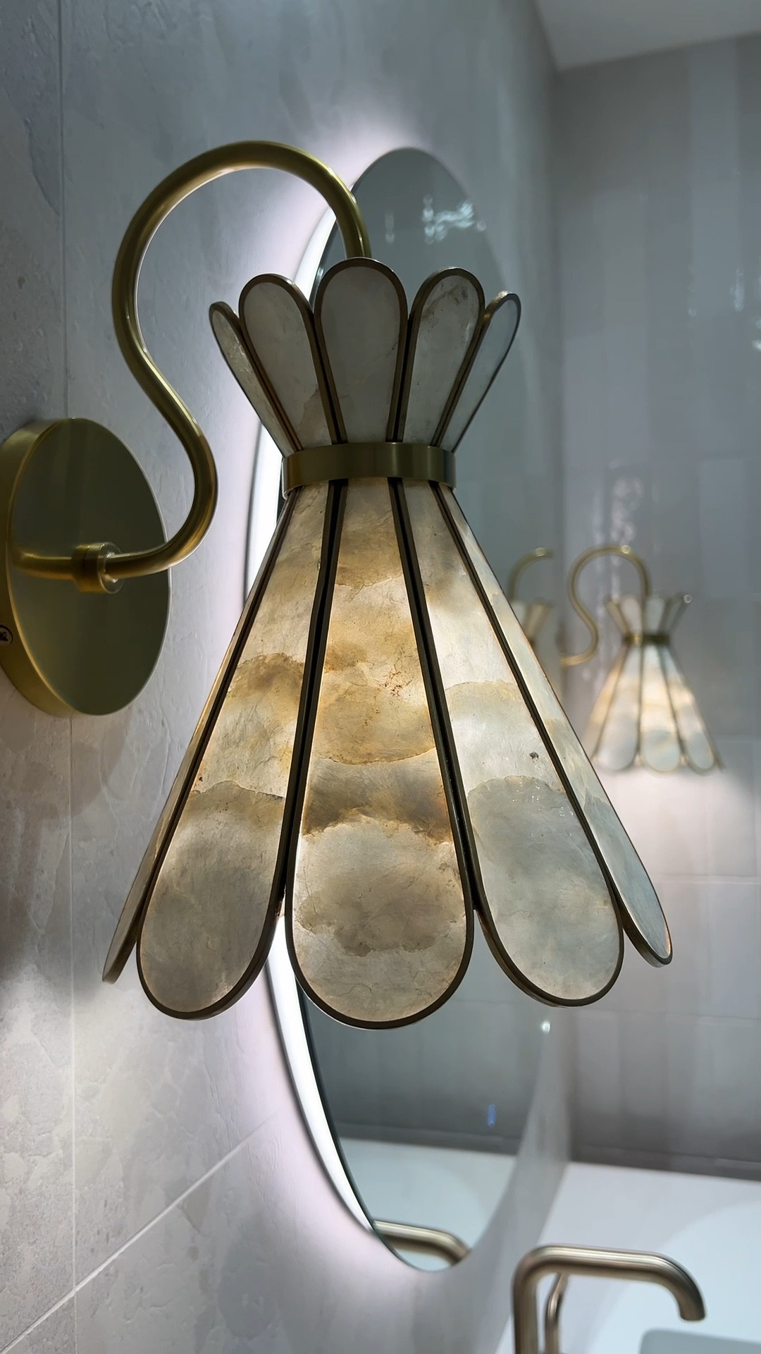 The most beautiful capiz scalloped sconce 

#LTKHome #LTKStyleTip