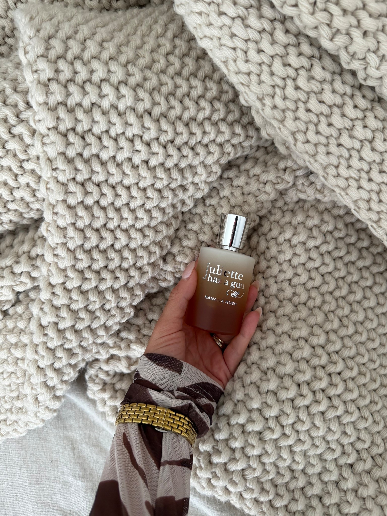 Spring & summer scent ! If you live sweet perfume you need to try this! 

Perfume, fragrance, sweet perfume, gourmand perfume