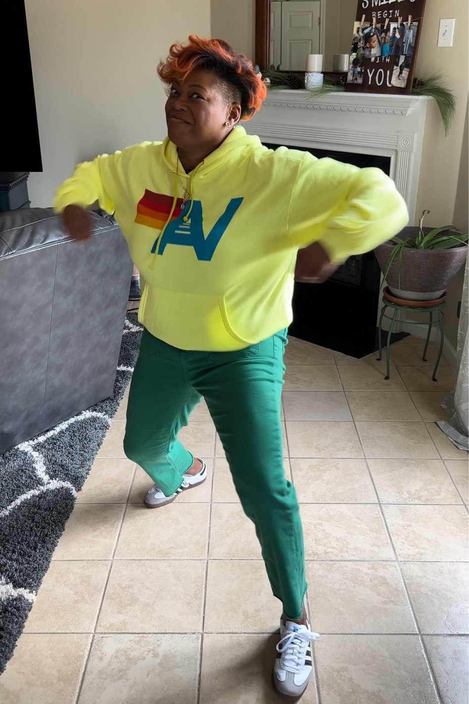 Losing control here!

This sweatshirt from Aviator Nation is the comfiest I’ve ever owned! Carpenter jeans are from Zara, but found some that are comprable. 

#LTKFind