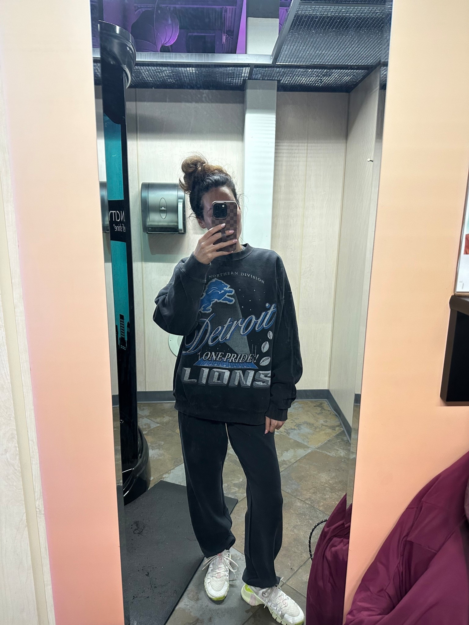 Detroit Lions
NFL
Abercrombie find 
Spray tan outfit 

#LTKootd